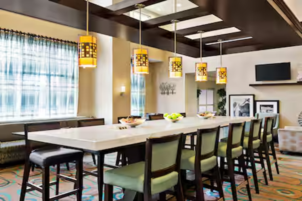 Hampton Inn & Suites Atlanta Airport West/Camp Creek Pkwy 20/41