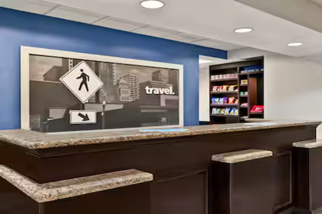 Hampton Inn & Suites Atlanta Airport West/Camp Creek Pkwy 5/41