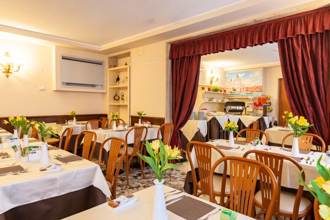 Hotel Mercurio 5/56