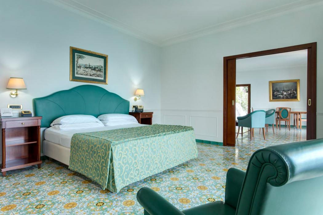 Lloyd's Baia Hotel 9/64