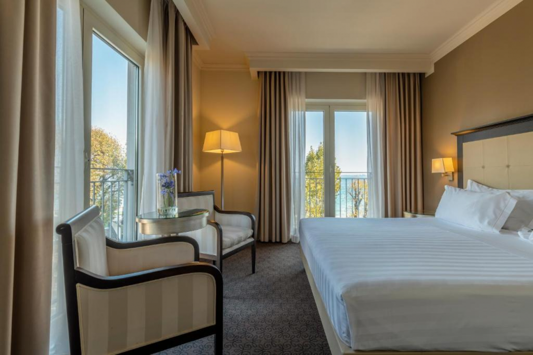 Villa Rosa Hotel 12/65