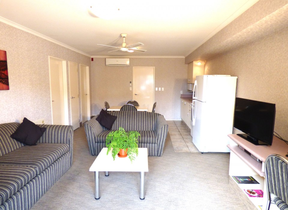 Deco City Motor Lodge 17/54