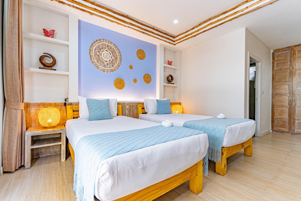 Ark Bar Beach Resort 13/64