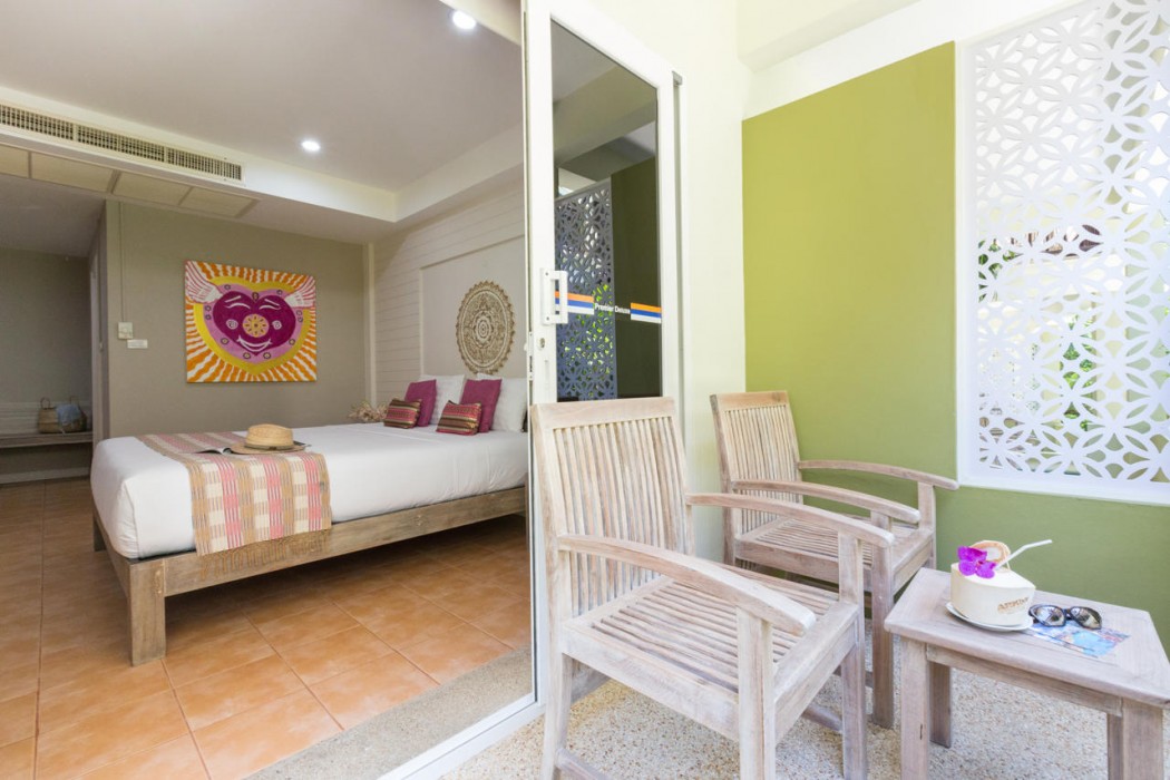 Ark Bar Beach Resort 10/64