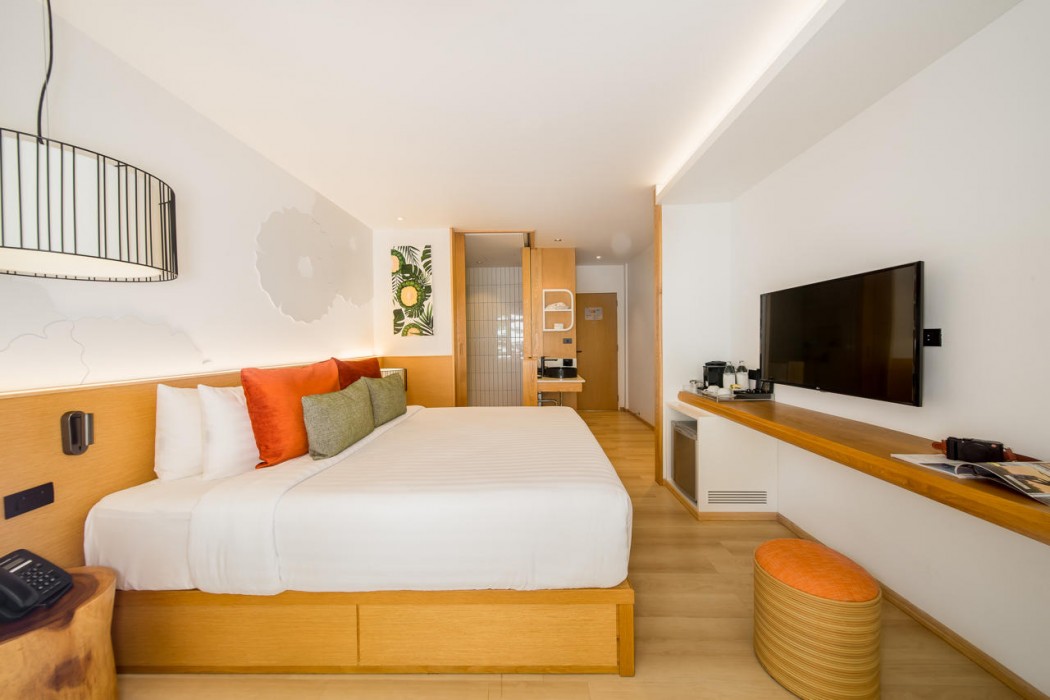 La Vida Samui 8/28
