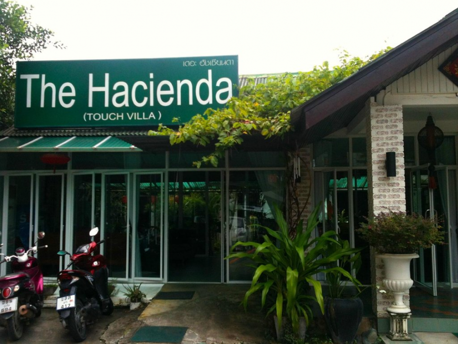 THE HACIENDA 1/18