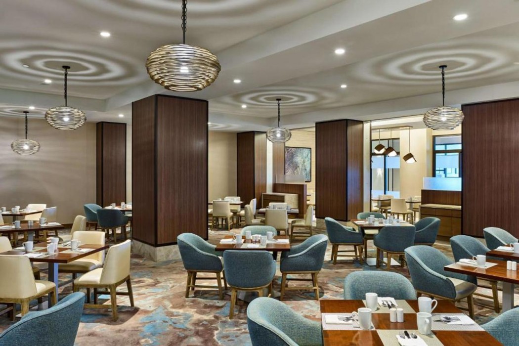 Hilton Los Angeles North/Glendale & Executive Meeting Center 17/35