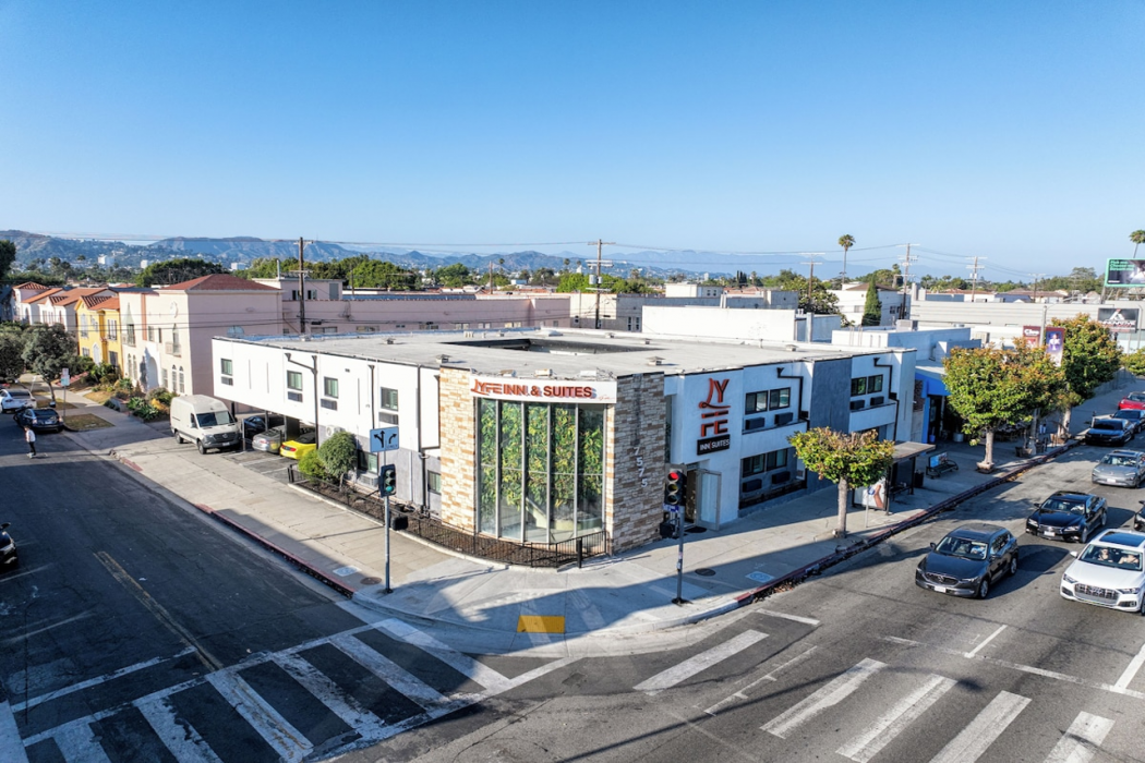 LYFE INN & SUITES by AGA - Beverly Hills 10/57