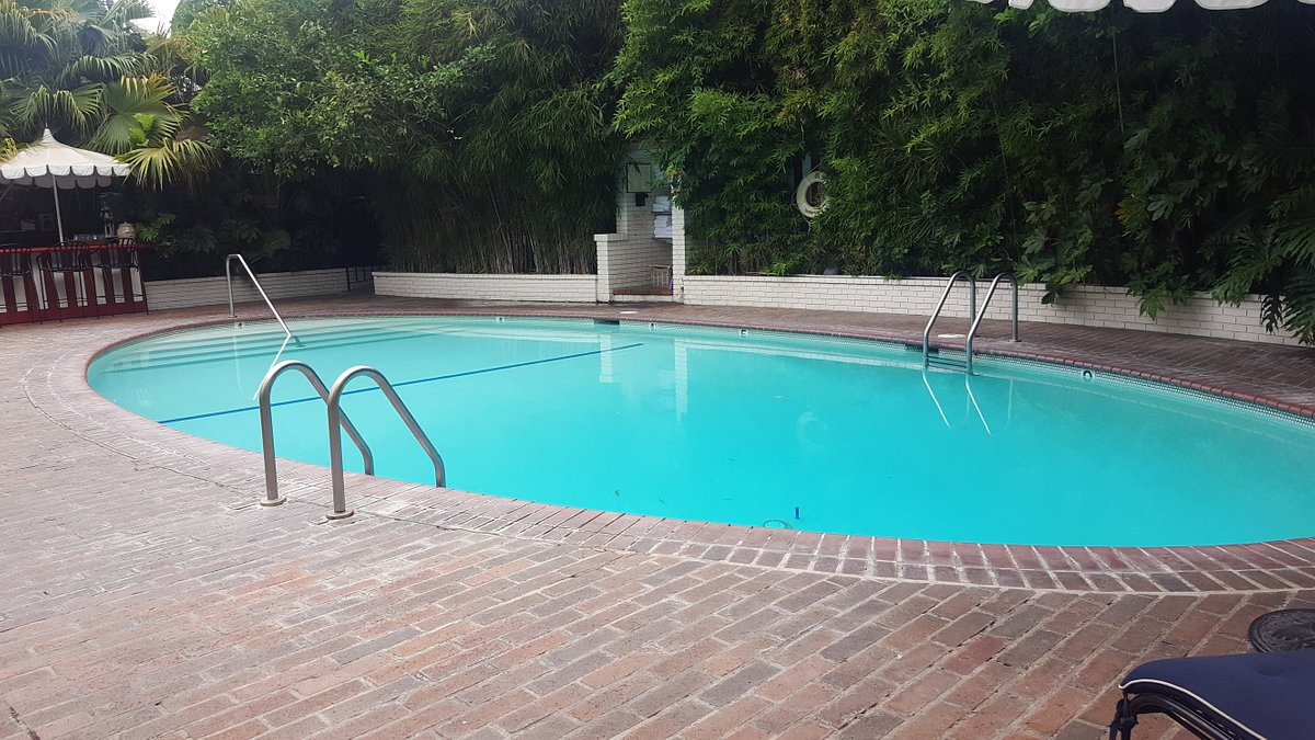 Chateau Marmont 25/48