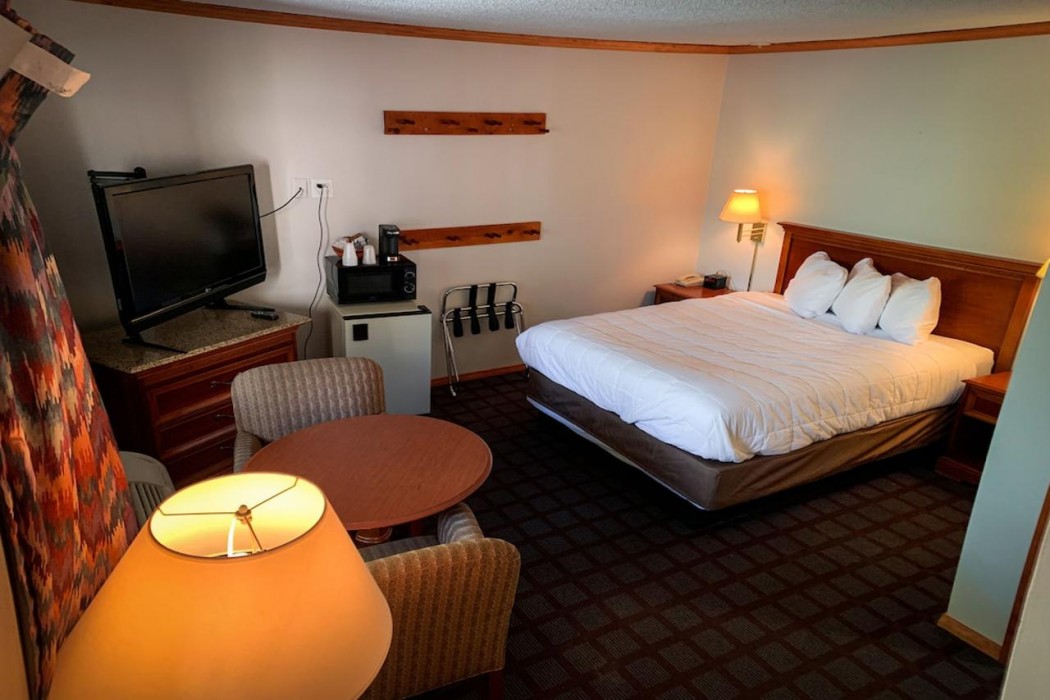 Ventura Grand Inn 12/39
