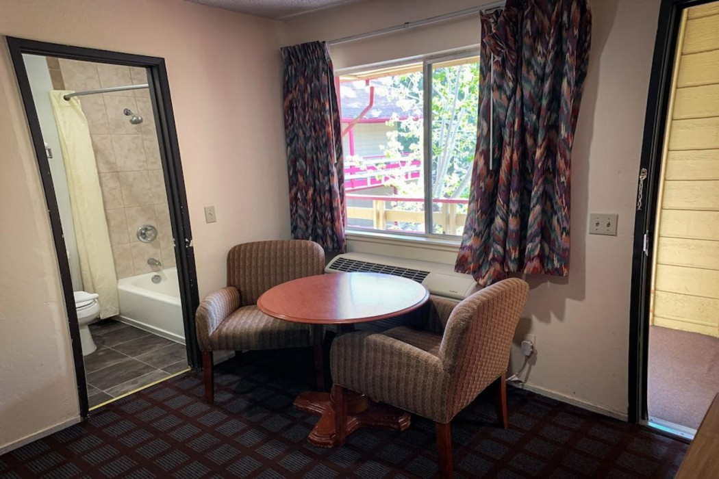 Ventura Grand Inn 25/39