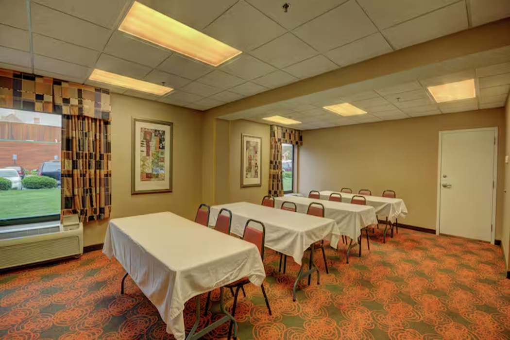 Hampton Inn by Hilton Indianapolis-South 14/25