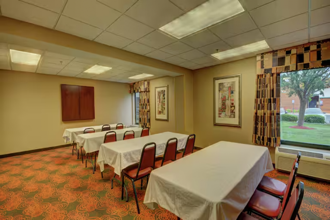 Hampton Inn by Hilton Indianapolis-South 15/25