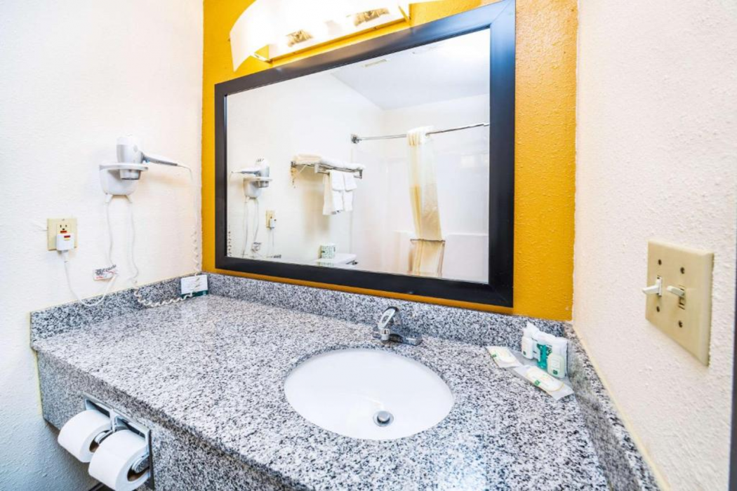 Quality Inn & Suites Danville East 6/26