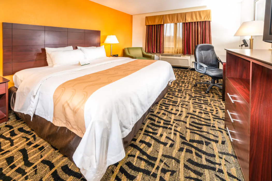 Quality Inn & Suites Danville East 8/26