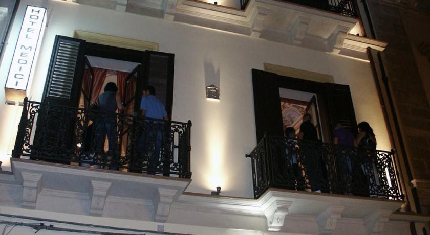 HOTEL MEDICI 1/41