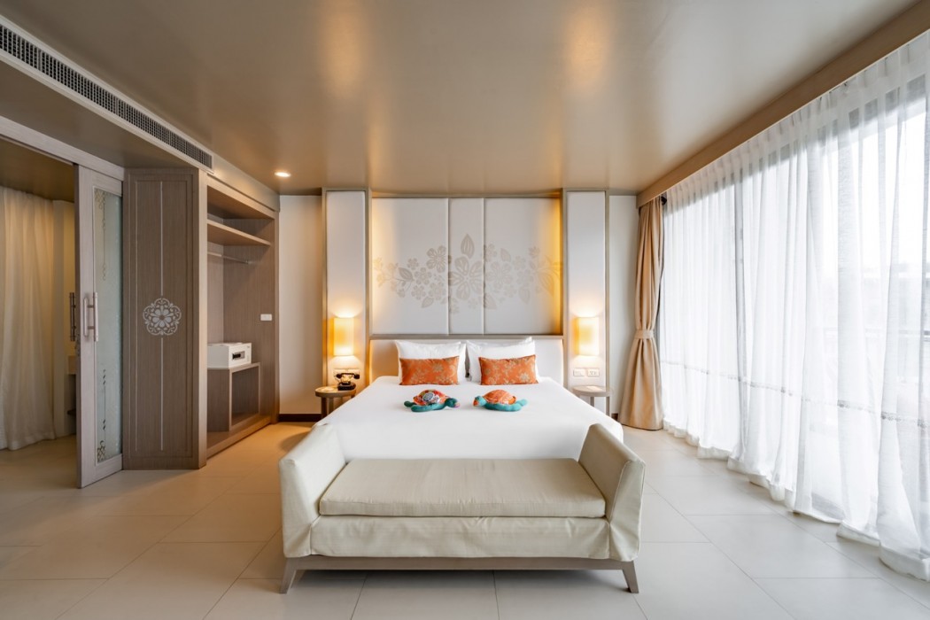 Proud Phuket Hotel 11/60