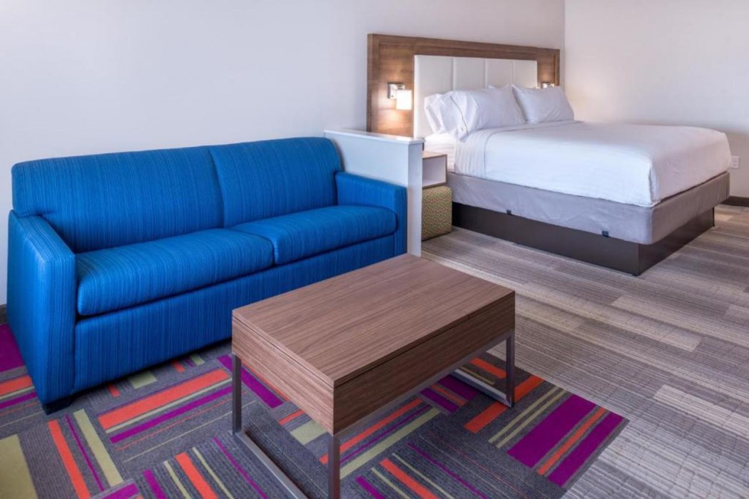 Holiday Inn Express & Suites Fort Worth West 16/45