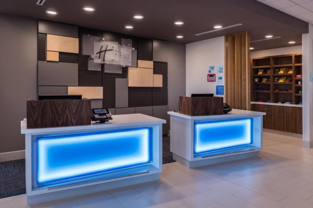 Holiday Inn Express & Suites Fort Worth West 6/45