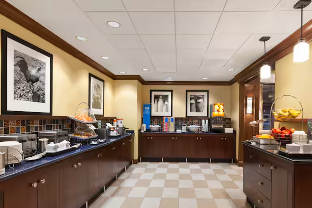 Hampton Inn Warrenton 19/52