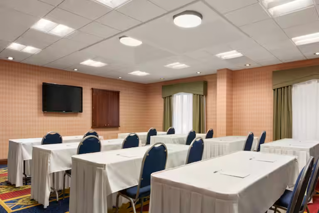 Hampton Inn Warrenton 17/52