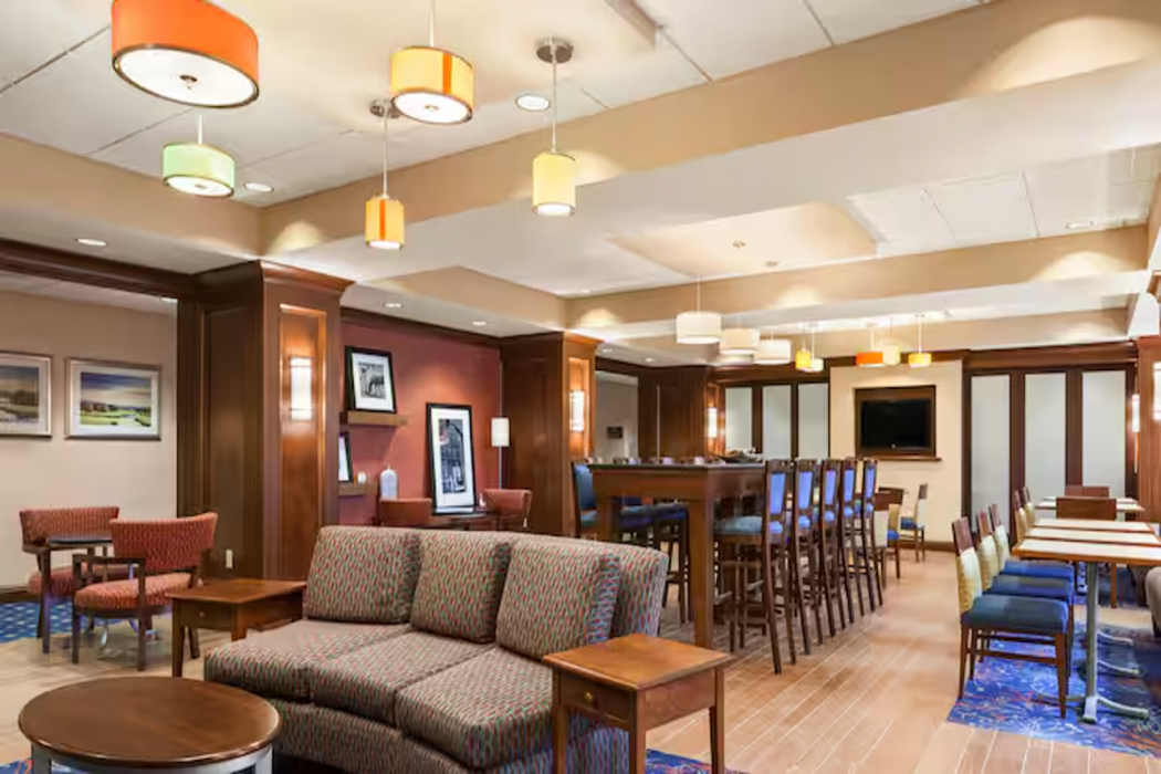 Hampton Inn Warrenton 3/52
