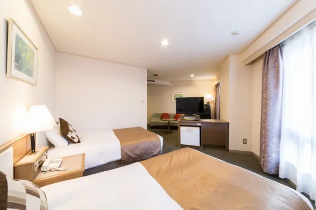 Pearl Hotel Mizonoguchi 9/26