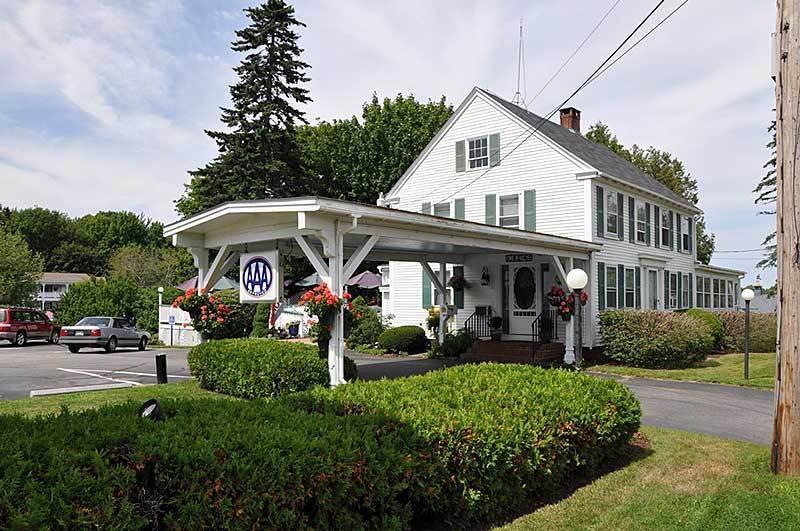 CEDAR CREST INN image