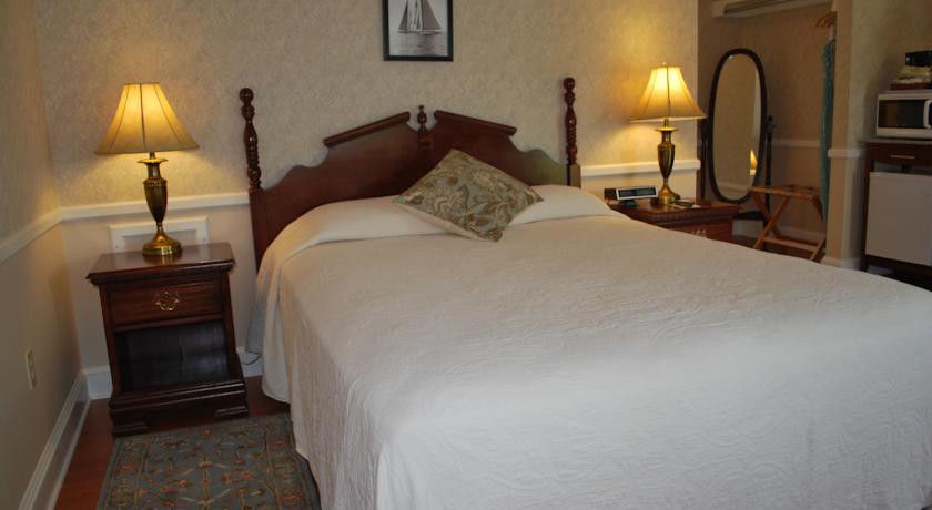 CEDAR CREST INN 4/24