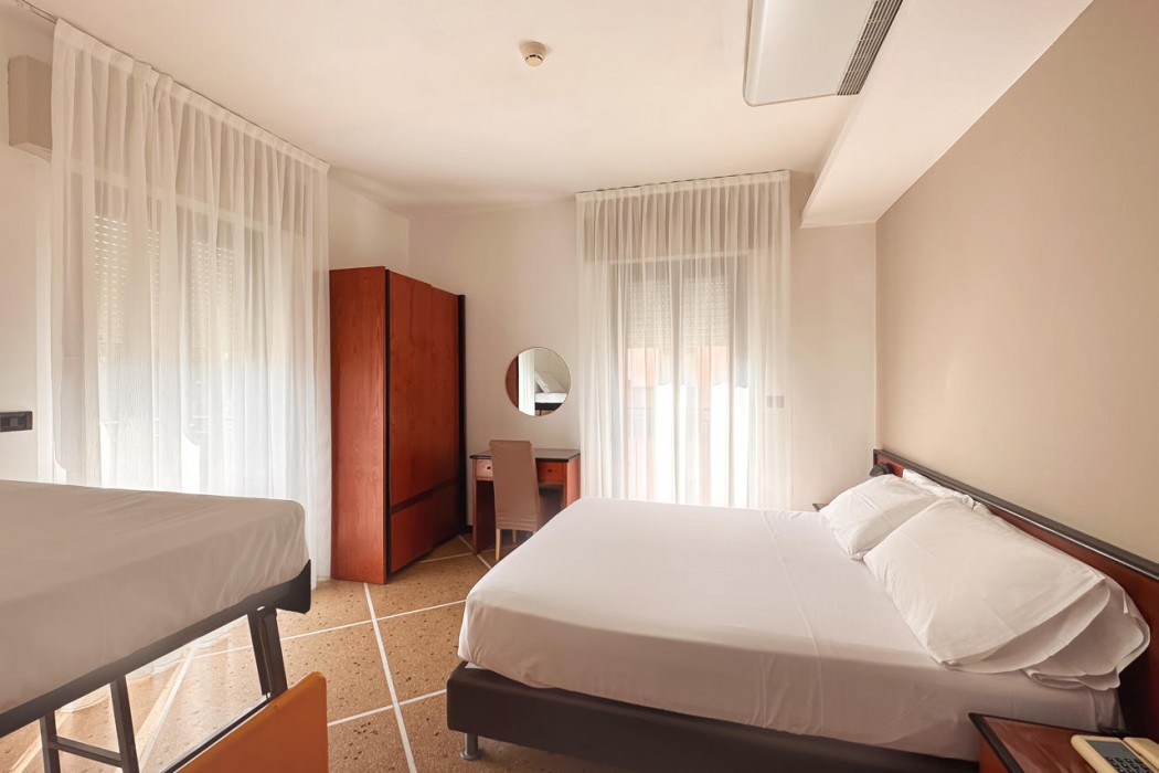 Lime Hotel 28/77
