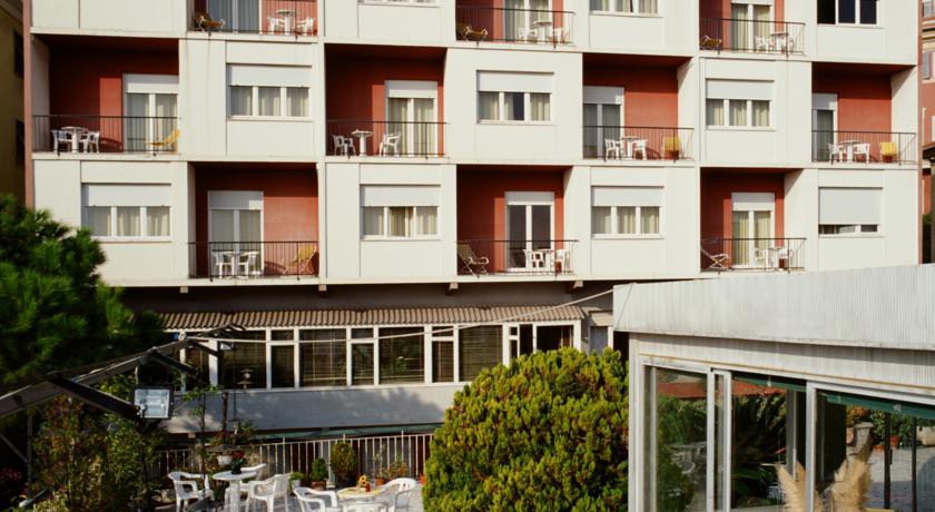Hotel Robinia 1/51