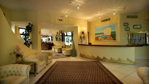 Hotel Perticari 8/25