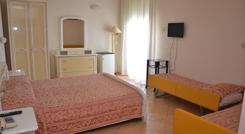 Hotel Perticari 10/25