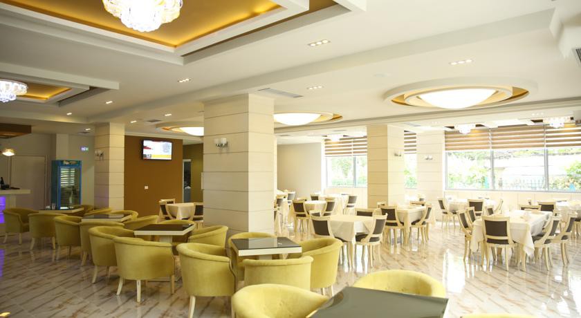 Hotel Pogradeci 10/55