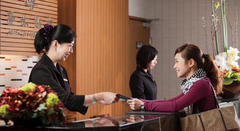 Asia Pacific Hotel 2/4