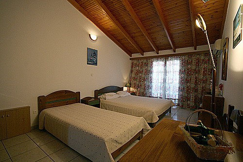 ROMEO'S HOUSE HOTEL 5/22