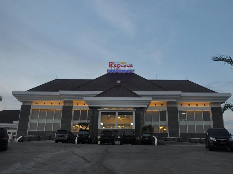 Regina Hotel Pemalang 1/32