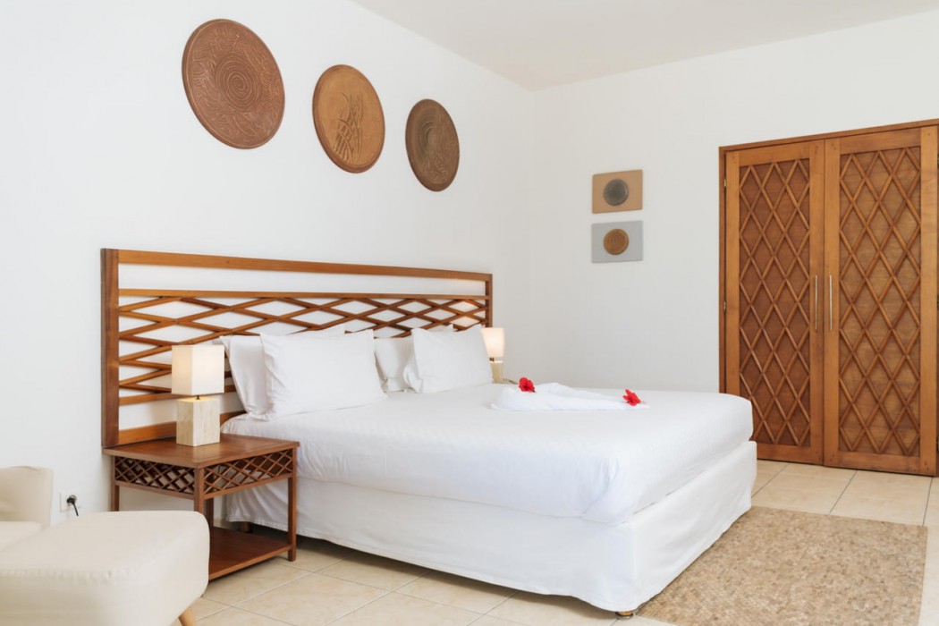 Royal Beach Hotel & Spa 17/84