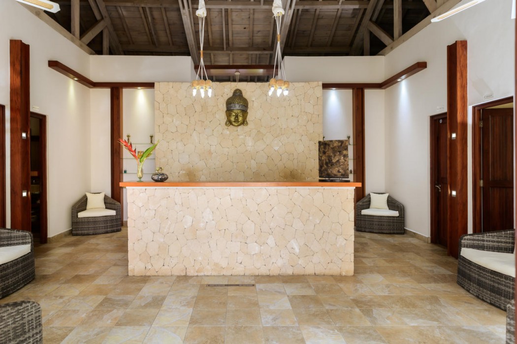 Royal Beach Hotel & Spa 39/84