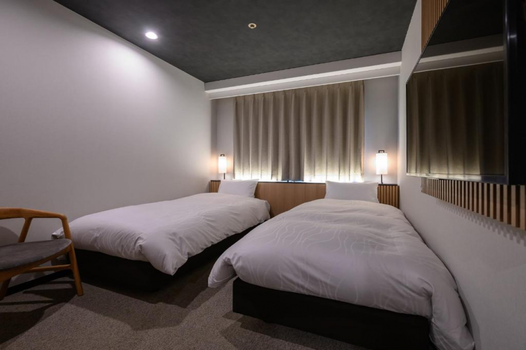 Hotel Tsu Center Place 8/30