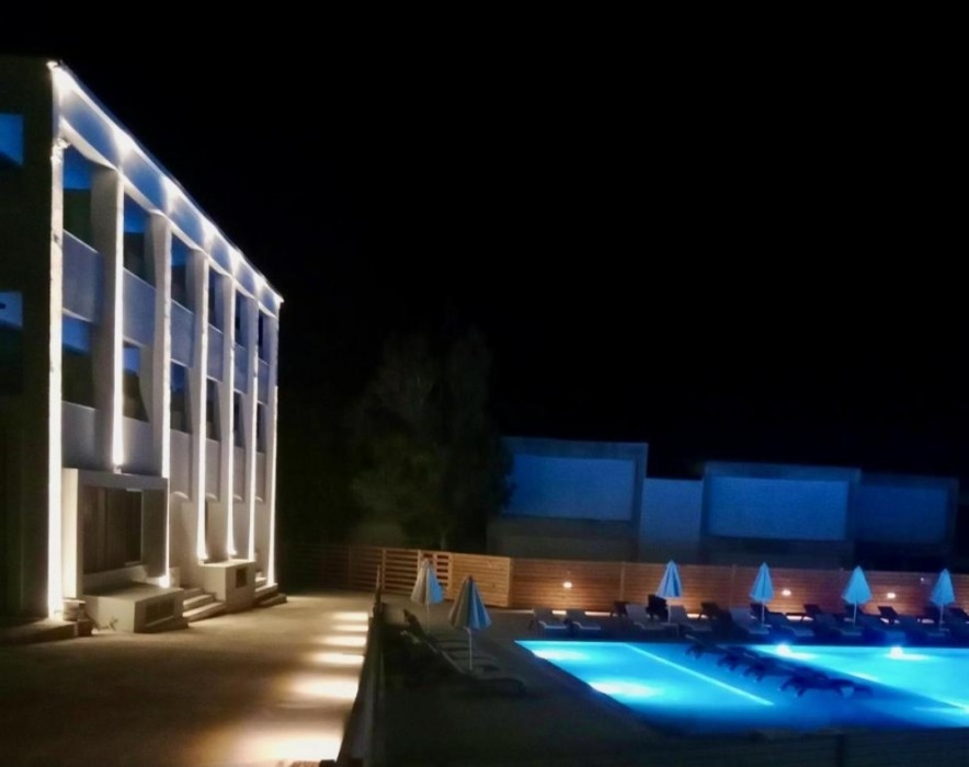 Pals Studios Pefkos 42/76