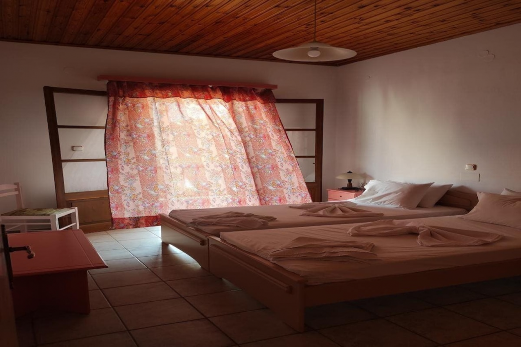 Room at Sunwaves Apartments, SAMOS
