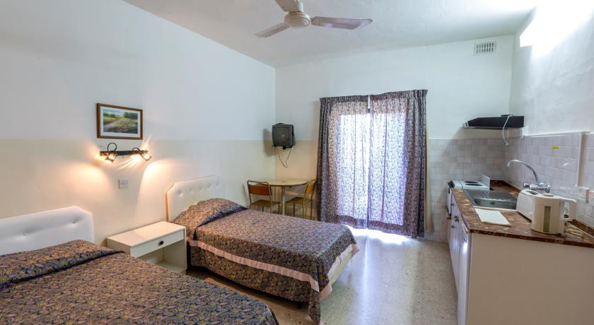 Huli Hotel and Apartments 12/25