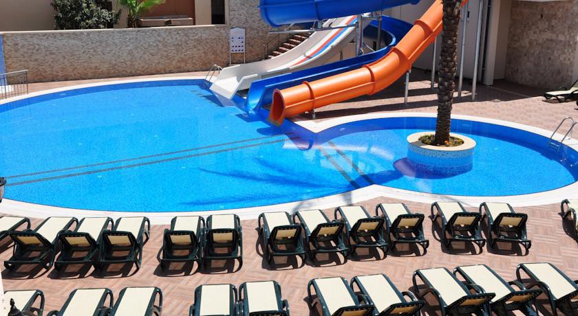 Almera Aparthotel 6/7