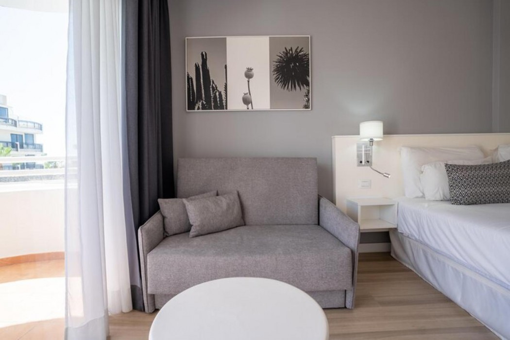 Coral California - Adults Only 20/67