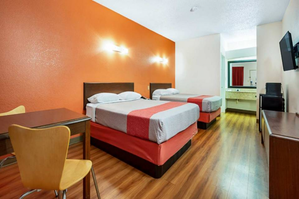 Motel6 Covington, TN 8/38