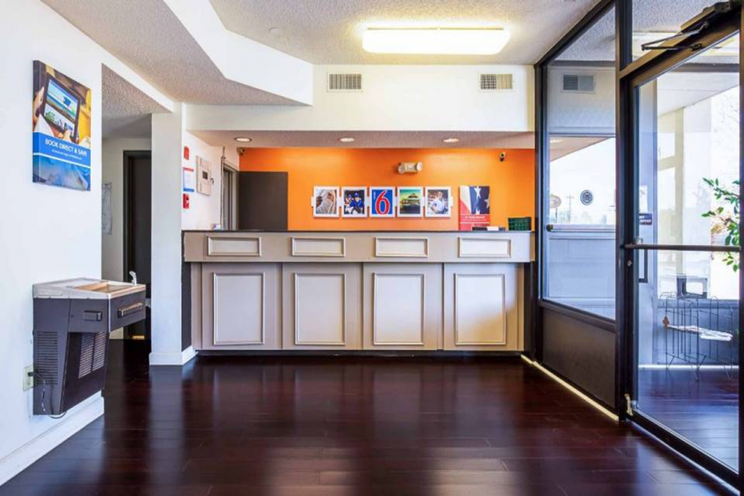Lobby at Motel6 Covington, TN, COVINGTON - TN