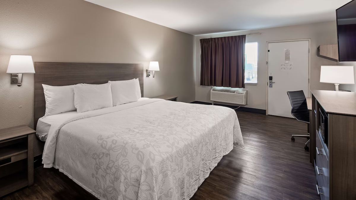 SureStay Hotel by Best Western Findlay 16/33