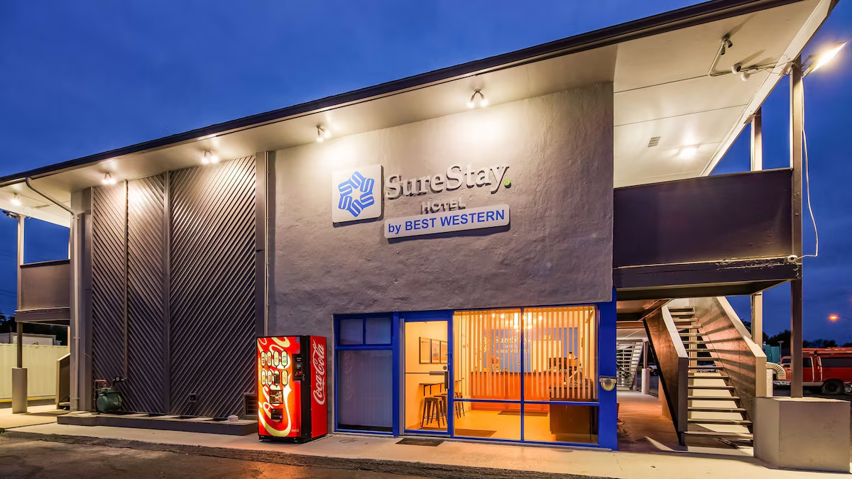 SureStay Hotel by Best Western Findlay 3/33