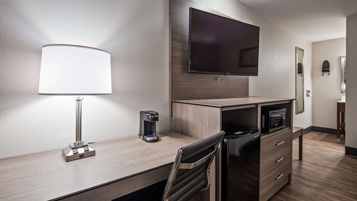 SureStay Hotel by Best Western Findlay 19/33